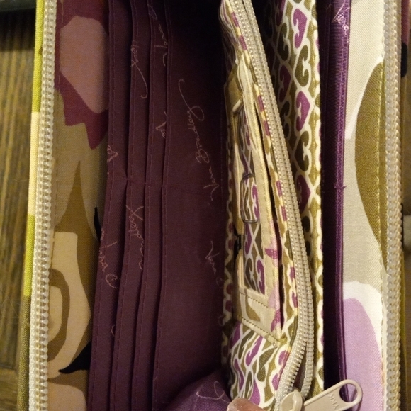 Vera Bradley Zip Around Clutch - Picture 5 of 6